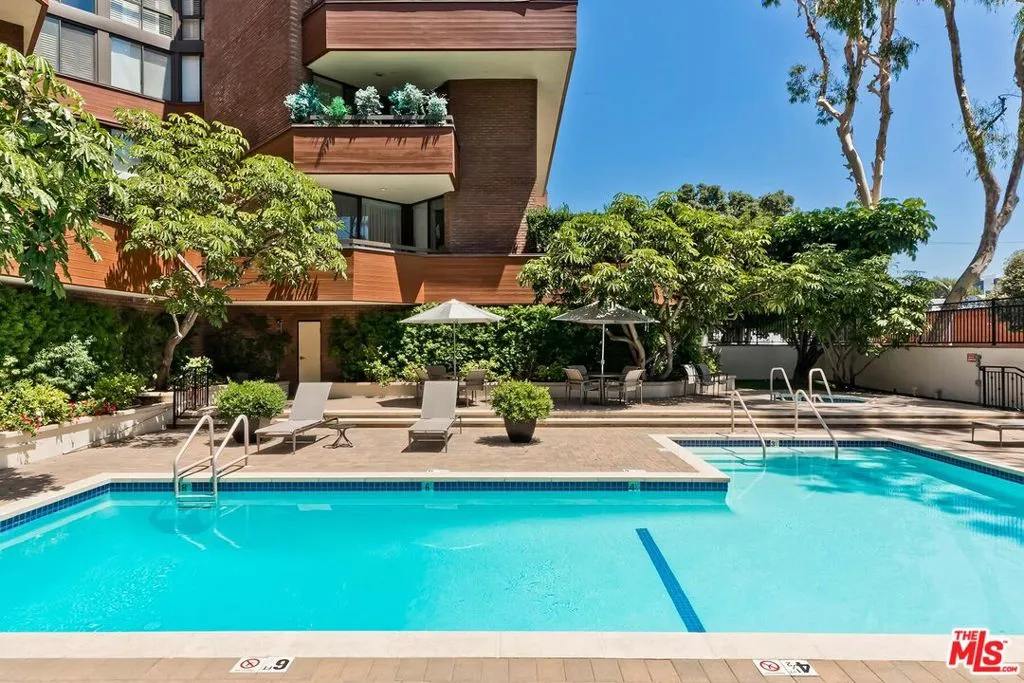 300 N Swall Drive 107, Beverly Hills, California 90211 home-pic-15